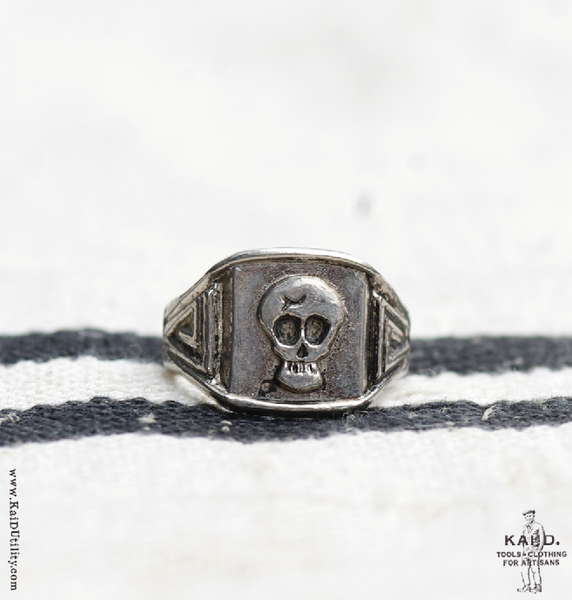 Skull Signet Ring - Size 9
