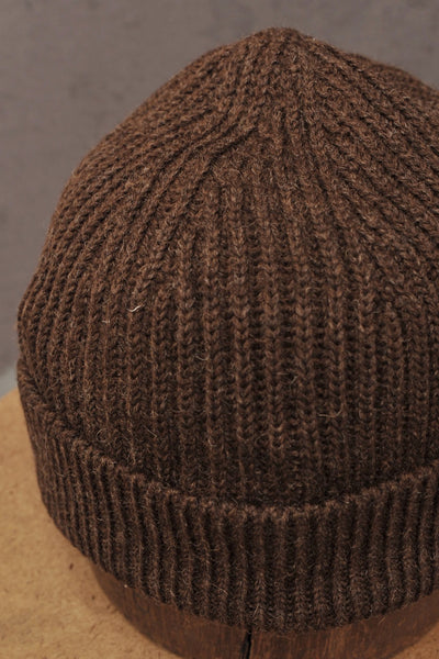 Cardigan Stitch Beanie - brown