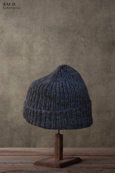 Hand Knit Beanie - Undyed black/Indigo