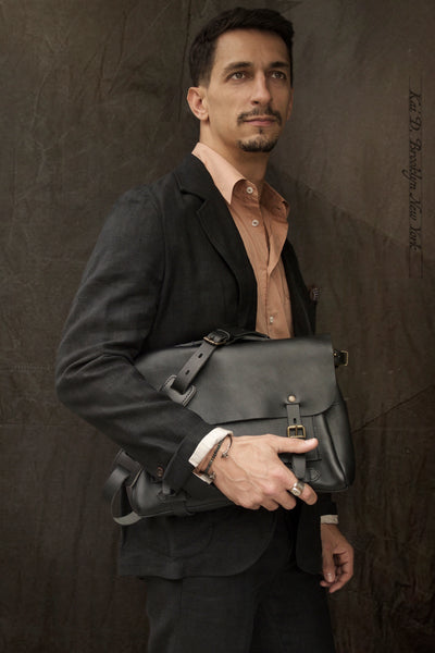 Postman Eclair Medium - Black
