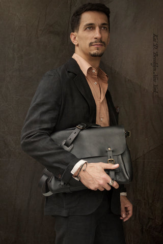 Postman Eclair Medium - Black