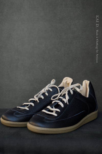 Sculpture Trainer - Black - 42, 43, 44, 45, 46 (NO RETURN NO EXCHANGE)