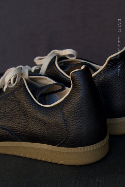 Sculpture Trainer - Black - 42, 43, 44, 45, 46 (NO RETURN NO EXCHANGE)