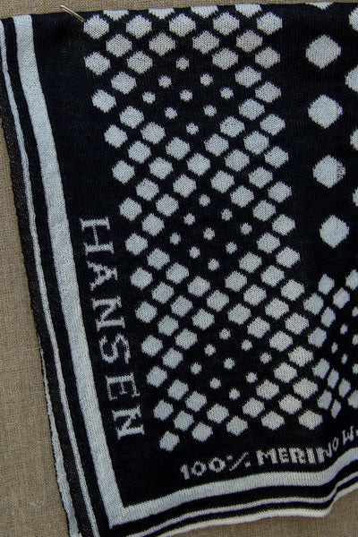 Knitted Wool Bandana - Off White / Black