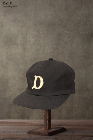 Umpire Six Panel Cap - Black - one size