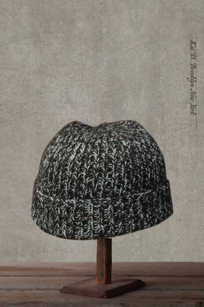 Hand Knit Beanie - Undyed black/Teal