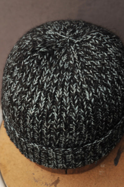 Hand Knit Beanie - Undyed black/Teal