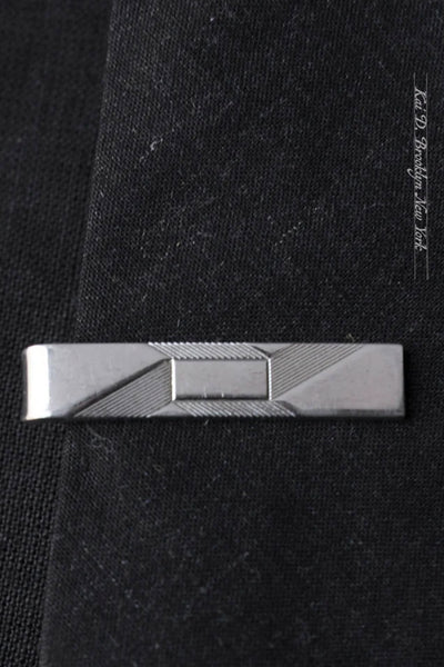 Vintage Tie Clip - Q (diagonal lines)