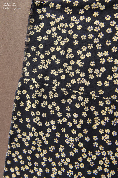 Japanese Floral Cotton Neckwrap - Indigo