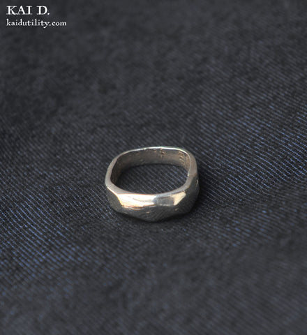 Vintage Sterling Silver Ring - Size 8.75