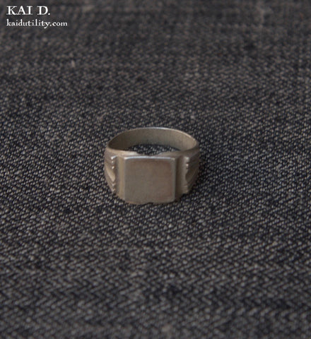 Vintage Signet Ring - Size 10