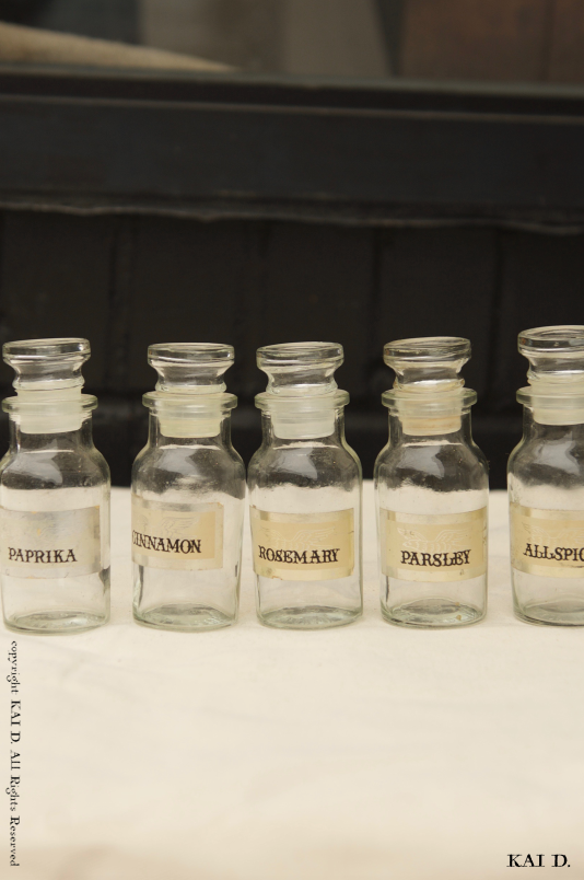 Vintage spice bottles deals