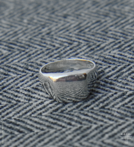Vintage Small Signet Ring - 9