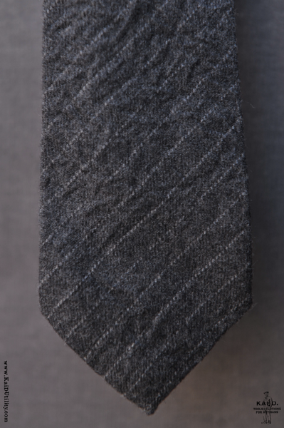 Crinkled Chalk Stripe Wool Tie - Grey