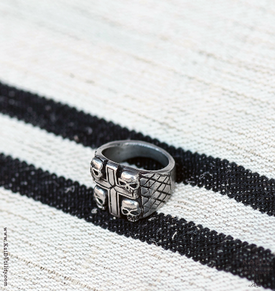 Skull Cross Ring - Size 10 3/4