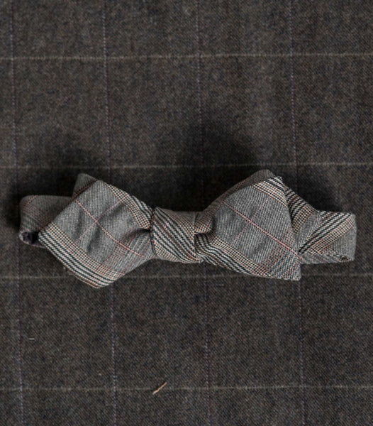 Puckered Plaid Bowtie