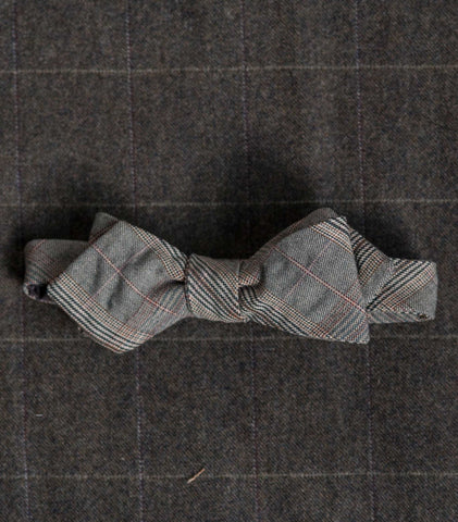 Puckered Plaid Bowtie