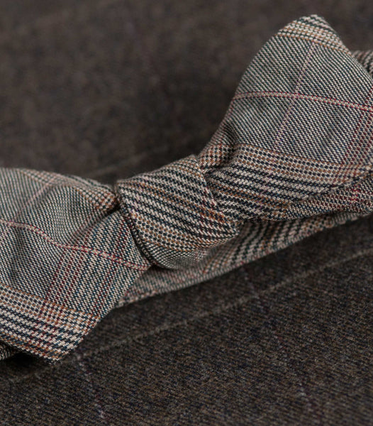 Puckered Plaid Bowtie
