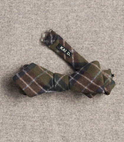 Wool Plaid Bowtie
